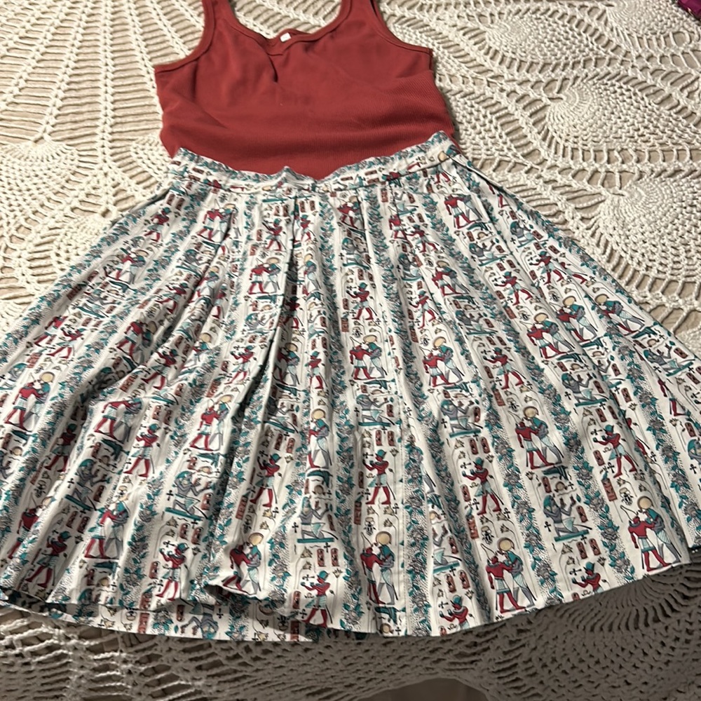 Adorable VINTAGE Egyptian print skirt. - Picture 2 of 7